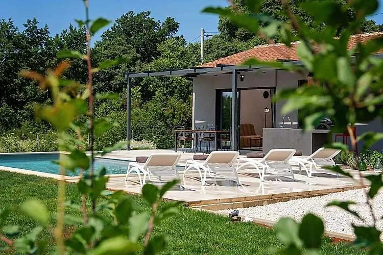 Baderna Villa Cattuni